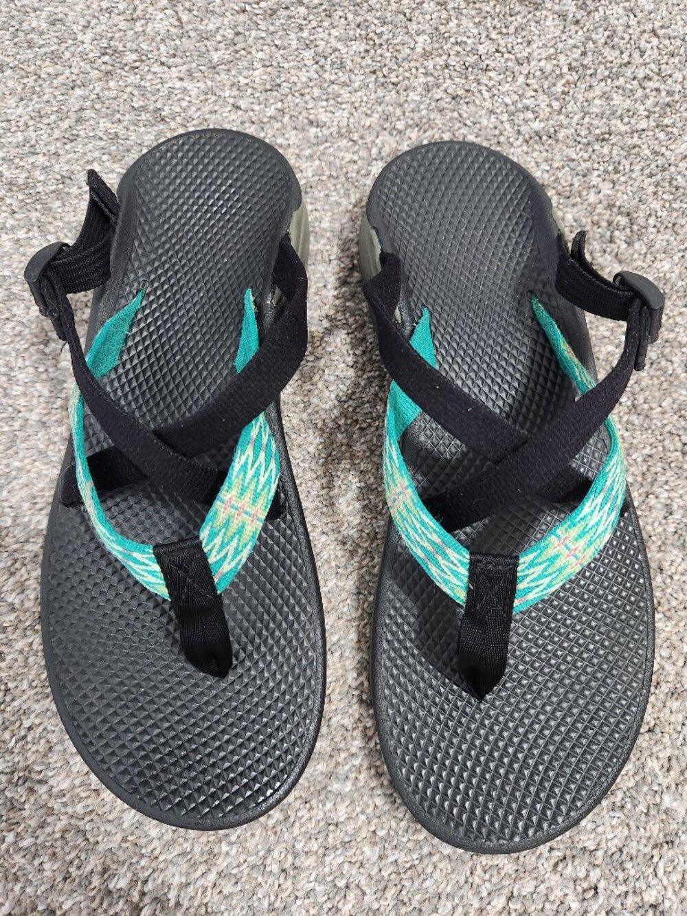 Women"s Chacos Size 11